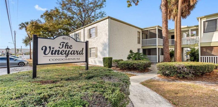 Condo in Tampa, Florida, 2 bedrooms  № 2379381