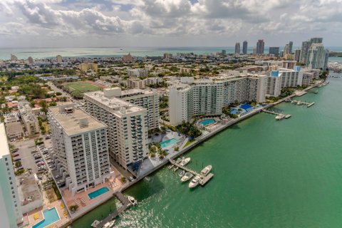Copropriété à vendre à Miami Beach, Floride: 1 chambre, 69.68 m2 № 2154879 - photo 3