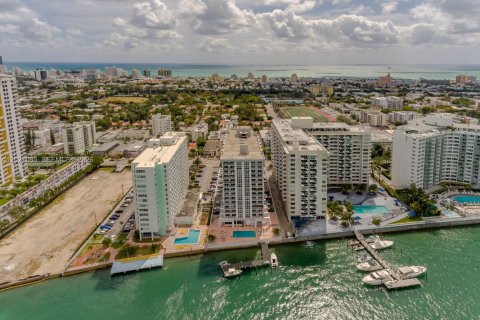 Copropriété à vendre à Miami Beach, Floride: 1 chambre, 69.68 m2 № 2154879 - photo 6