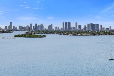 Copropriété à vendre à Miami Beach, Floride: 1 chambre, 69.68 m2 № 2154879 - photo 13
