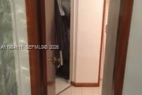 Condo in Miami, Florida  № 2050774 - photo 12
