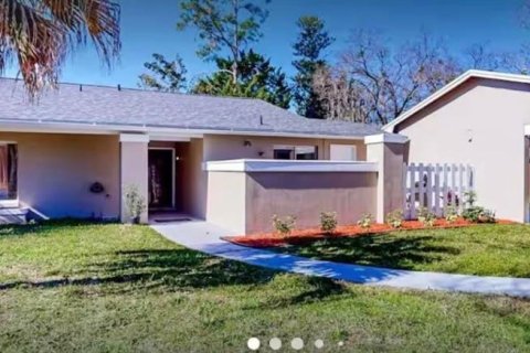 Casa en alquiler en Palm Coast, Florida, 4 dormitorios, 151.99 m2 № 1602162 - foto 1
