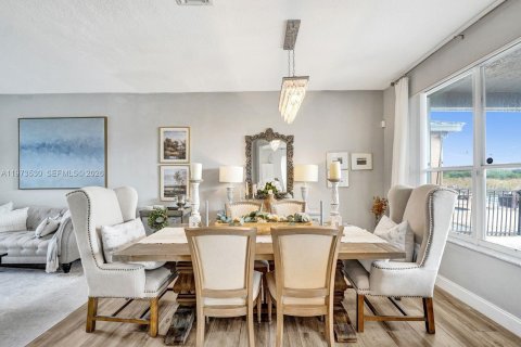 Casa en venta en Miramar, Florida, 4 dormitorios, 209.96 m2 № 2036569 - foto 19