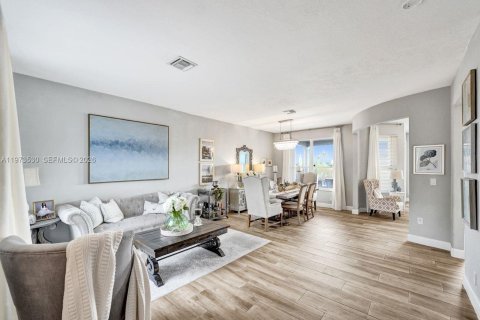 Casa en venta en Miramar, Florida, 4 dormitorios, 209.96 m2 № 2036569 - foto 9