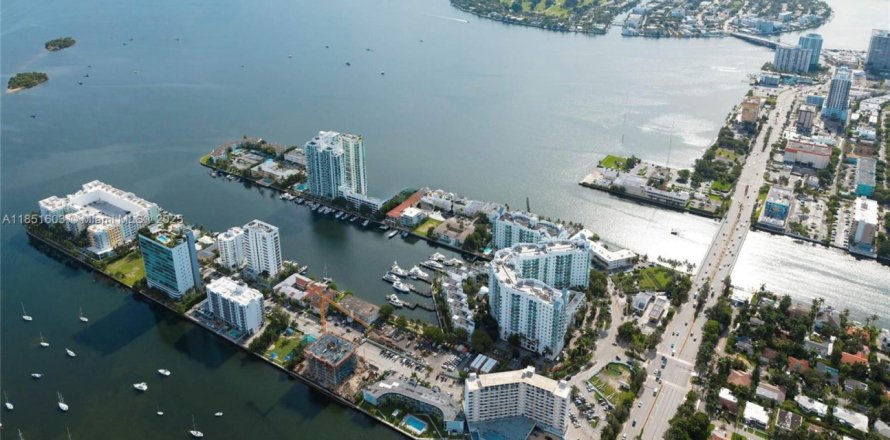 Condo in North Bay Village, Florida, 2 bedrooms  № 1880287