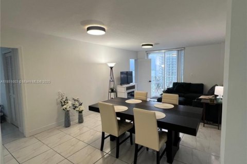Condo in North Bay Village, Florida, 2 bedrooms  № 1880287 - photo 3