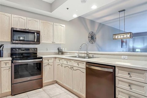 Condo in New Smyrna Beach, Florida, 3 bedrooms  № 1907618 - photo 8