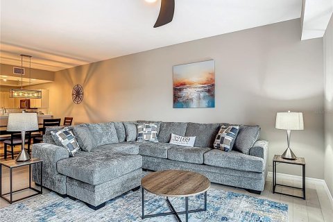 Condo in New Smyrna Beach, Florida, 3 bedrooms  № 1907618 - photo 18