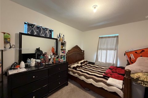 Townhouse in Homestead, Florida 4 bedrooms, 185.99 sq.m. № 2247658 - photo 15