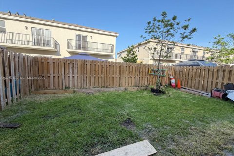 Townhouse in Homestead, Florida 4 bedrooms, 185.99 sq.m. № 2247658 - photo 20