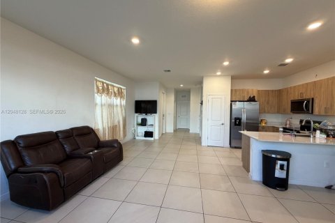 Townhouse in Homestead, Florida 4 bedrooms, 185.99 sq.m. № 2247658 - photo 3