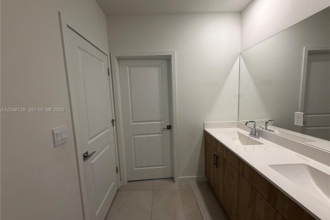 Townhouse in Homestead, Florida 4 bedrooms, 185.99 sq.m. № 2247658 - photo 14
