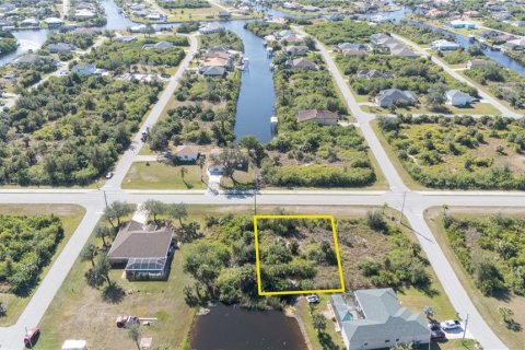 Terreno en venta en Port Charlotte, Florida № 1722150 - foto 1