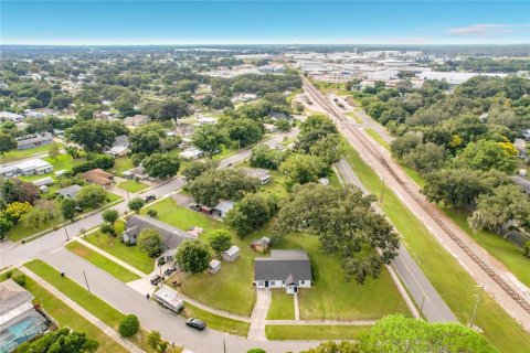 House in Auburndale, Florida 3 bedrooms, 129.6 sq.m. № 2394066 - photo 3