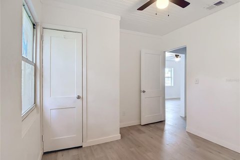 House in Auburndale, Florida 3 bedrooms, 129.6 sq.m. № 2394066 - photo 27