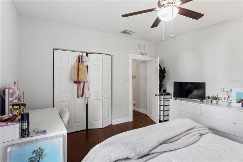 House in Tampa, Florida 3 bedrooms, 144.09 sq.m. № 1654888 - photo 6