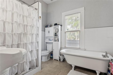 House in Tampa, Florida 3 bedrooms, 144.09 sq.m. № 1654888 - photo 4