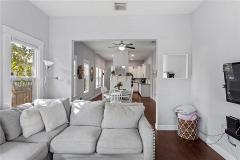 House in Tampa, Florida 3 bedrooms, 144.09 sq.m. № 1654888 - photo 16