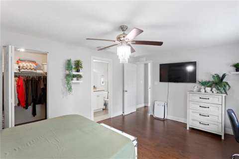House in Tampa, Florida 3 bedrooms, 144.09 sq.m. № 1654888 - photo 28