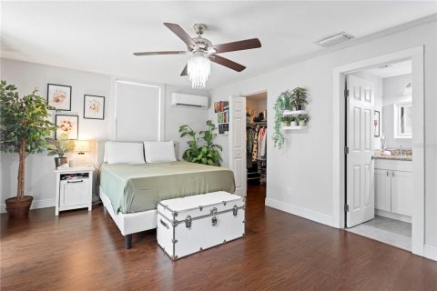 House in Tampa, Florida 3 bedrooms, 144.09 sq.m. № 1654888 - photo 27