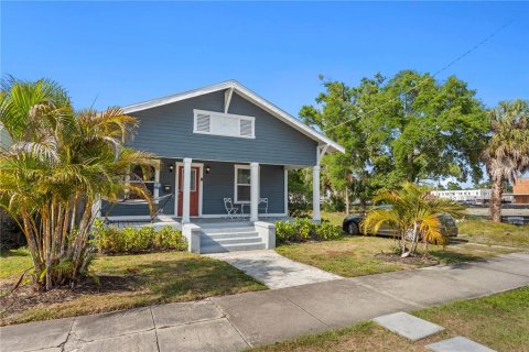 House in Tampa, Florida 3 bedrooms, 144.09 sq.m. № 1654888 - photo 8