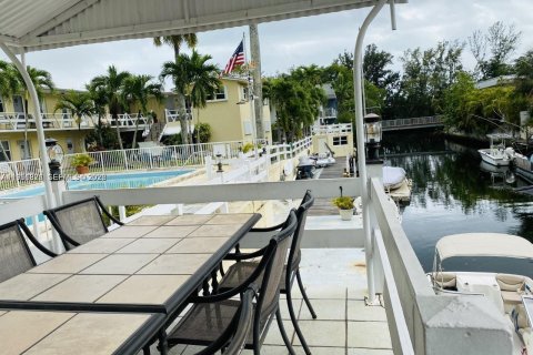 Condominio en venta en North Miami, Florida, 1 dormitorio, 55.74 m2 № 2006071 - foto 3