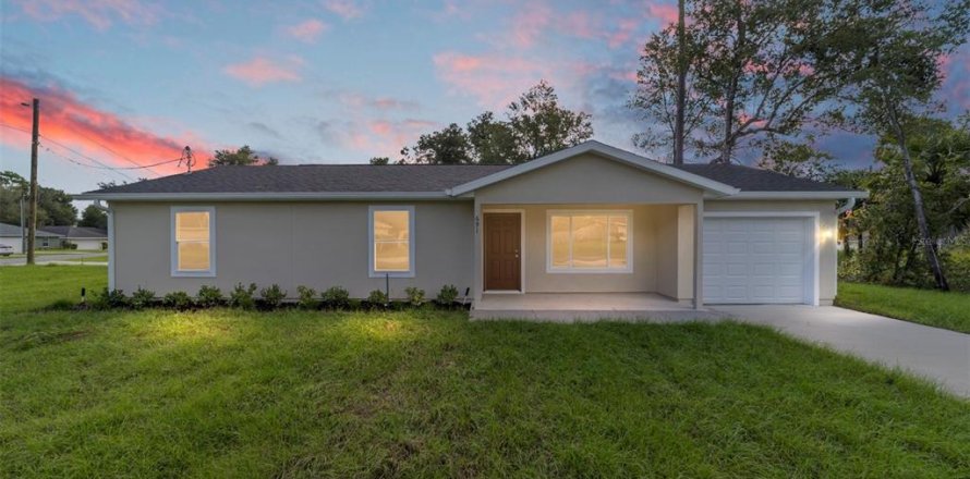 Villa ou maison à Ocklawaha, Floride 3 chambres, 123.93 m2 № 2238033