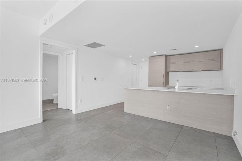 Copropriété à louer à Miami, Floride: 2 chambres, 80.64 m2 № 1976872 - photo 8