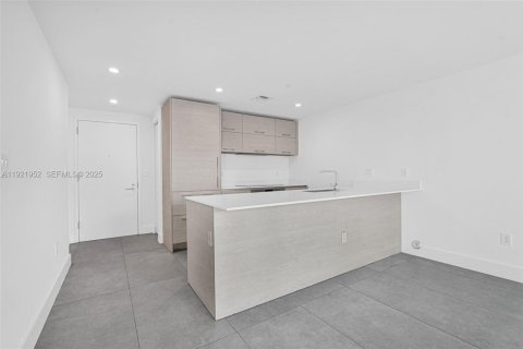 Copropriété à louer à Miami, Floride: 2 chambres, 80.64 m2 № 1976872 - photo 6