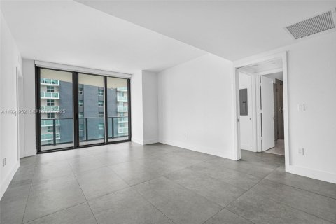 Copropriété à louer à Miami, Floride: 2 chambres, 80.64 m2 № 1976872 - photo 10