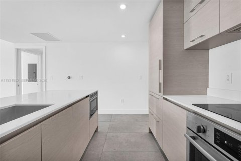 Copropriété à louer à Miami, Floride: 2 chambres, 80.64 m2 № 1976872 - photo 7