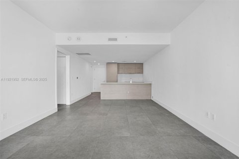 Copropriété à louer à Miami, Floride: 2 chambres, 80.64 m2 № 1976872 - photo 2