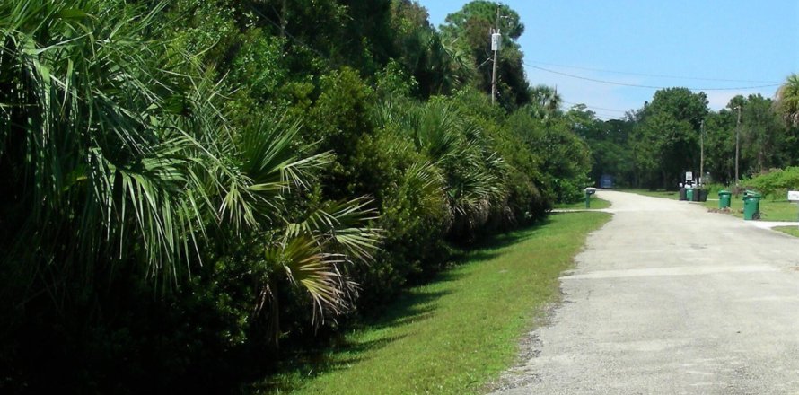 Land in Fort Pierce, Florida № 1035945