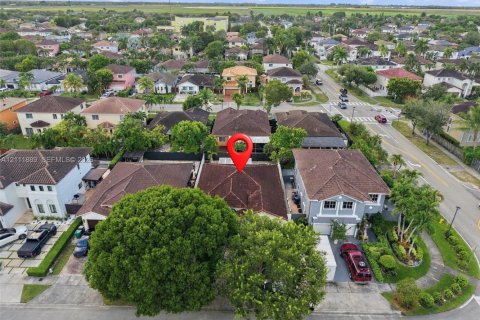 House in Miami, Florida 3 bedrooms, 154.96 sq.m. № 2429919 - photo 30