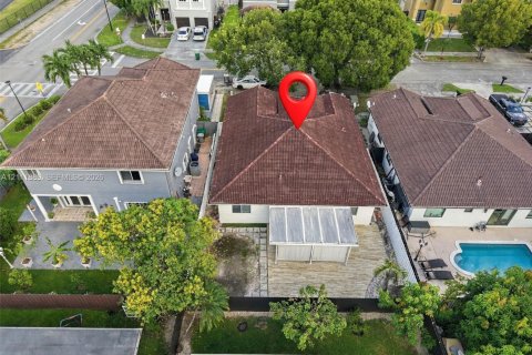 House in Miami, Florida 3 bedrooms, 154.96 sq.m. № 2429919 - photo 28