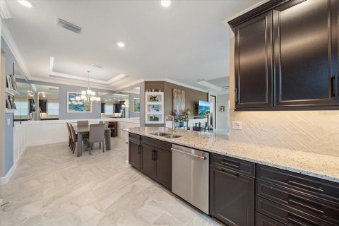 House in Sarasota, Florida 2 bedrooms, 142.14 sq.m. № 1837847 - photo 13