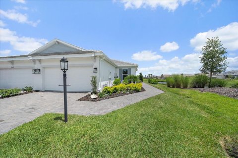 House in Sarasota, Florida 2 bedrooms, 142.14 sq.m. № 1837847 - photo 3