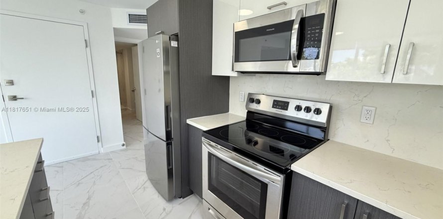 Apartamento en Miami Beach, Florida 2 dormitorios, 66.98 m2 № 1774339
