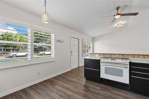 Casa en venta en Saint Petersburg, Florida, 3 dormitorios, 93.65 m2 № 2383362 - foto 12