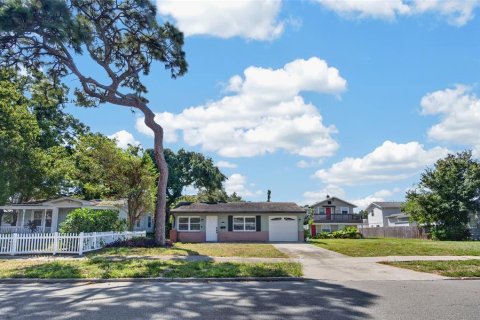 Casa en venta en Saint Petersburg, Florida, 3 dormitorios, 93.65 m2 № 2383362 - foto 2