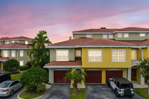 Copropriété à louer à Sarasota, Floride: 3 chambres, 129.6 m2 № 1815043 - photo 1