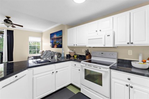 Copropriété à louer à Sarasota, Floride: 3 chambres, 129.6 m2 № 1815043 - photo 7