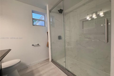 Commercial property in Hollywood, Florida 136.47 sq.m. № 2075001 - photo 12