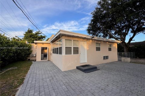 Commercial property in Hollywood, Florida 136.47 sq.m. № 2075001 - photo 27