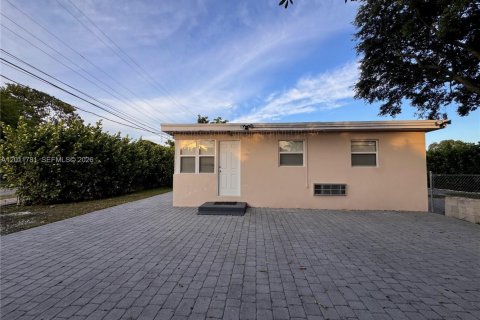 Commercial property in Hollywood, Florida 136.47 sq.m. № 2075001 - photo 28