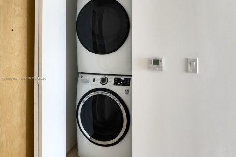 Copropriété à louer à Miami, Floride: 1 chambre, 68.75 m2 № 2074563 - photo 6