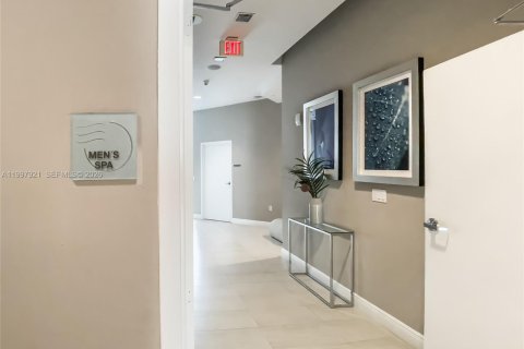 Copropriété à louer à Miami, Floride: 1 chambre, 68.75 m2 № 2074563 - photo 16