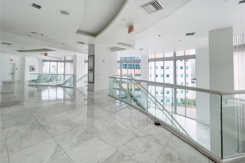 Copropriété à louer à Miami, Floride: 1 chambre, 68.75 m2 № 2074563 - photo 28