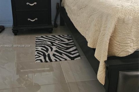 Condominio en venta en Lauderdale Lakes, Florida, 2 dormitorios, 89.19 m2 № 2029220 - foto 4