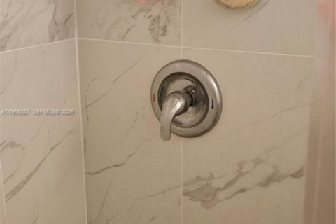 Condominio en venta en Lauderdale Lakes, Florida, 2 dormitorios, 89.19 m2 № 2029220 - foto 16